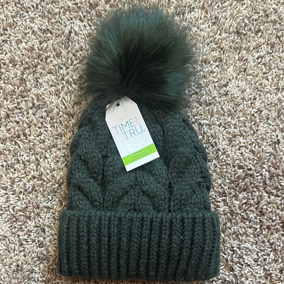 NEW Time and Tru Kids' Dark Green Cable Knit Beanie with Pom-Pom - Picture 4 of 4